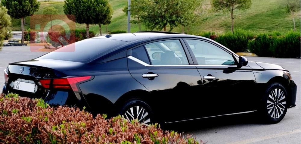 نيسان ألتيما